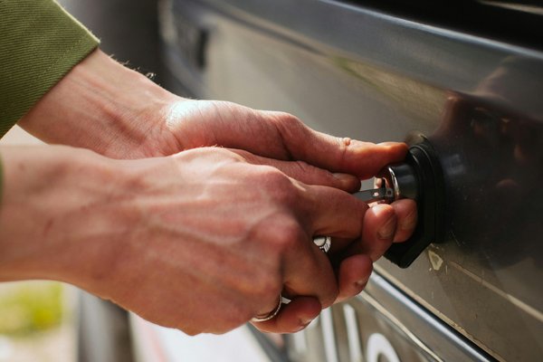 Serrurier automobile à brest : dépannage clé en main pour vous